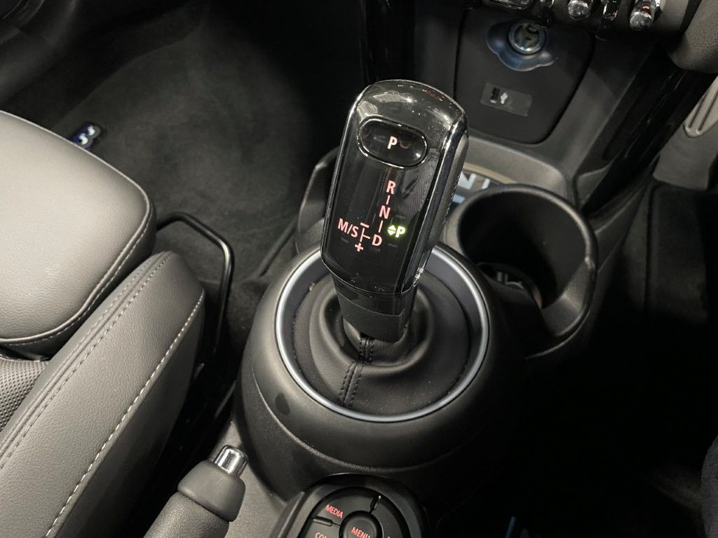 MINI Cooper F56 RHD