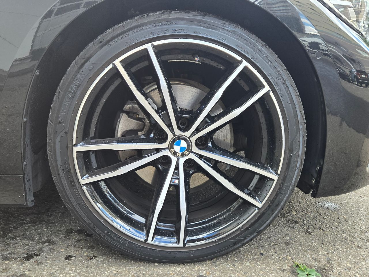 G20 320d xDrive RHD Saloon