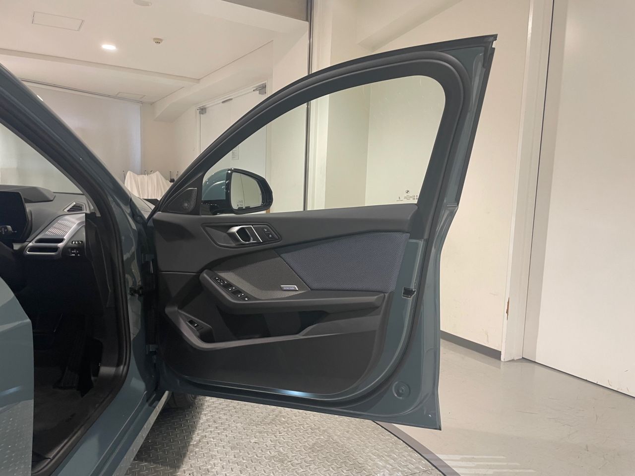 120 Sport Sports Hatch