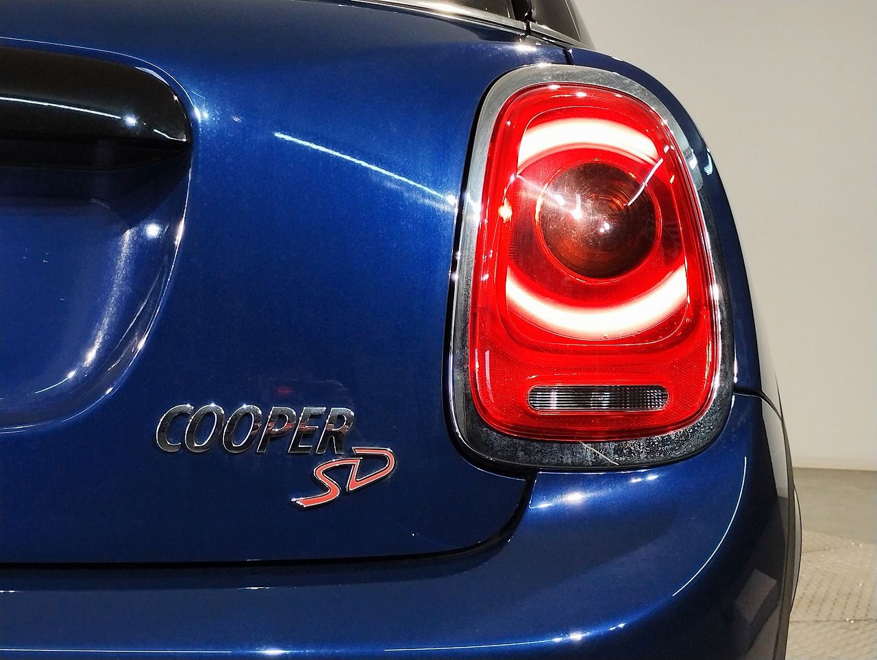 F55 COOPER S D(AT)