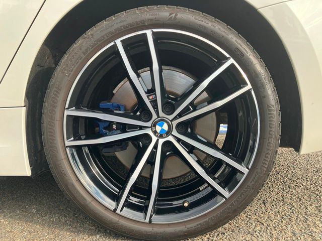 G20 330e Saloon RHD
