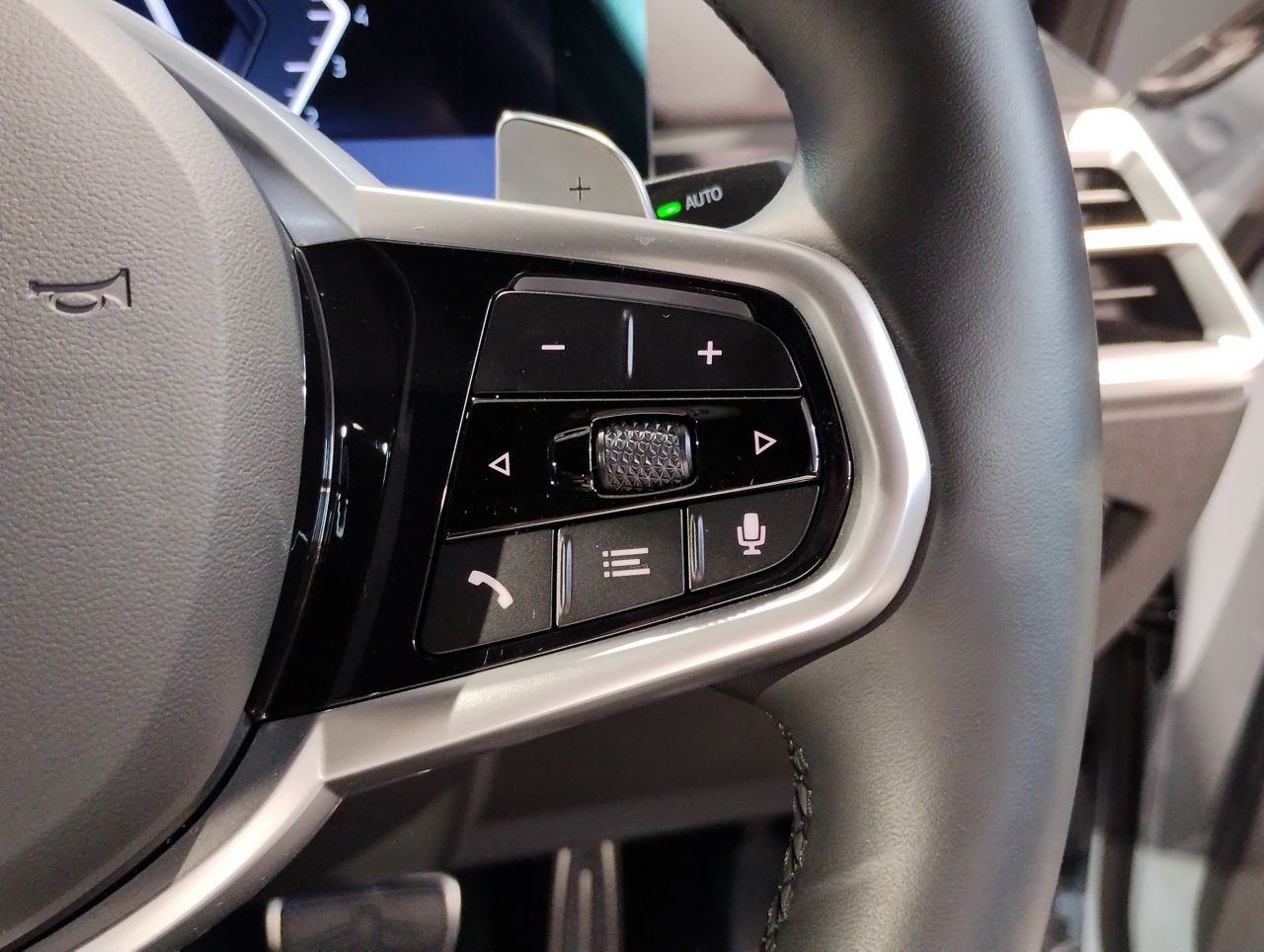 G20 320i Saloon LCI RHD MX