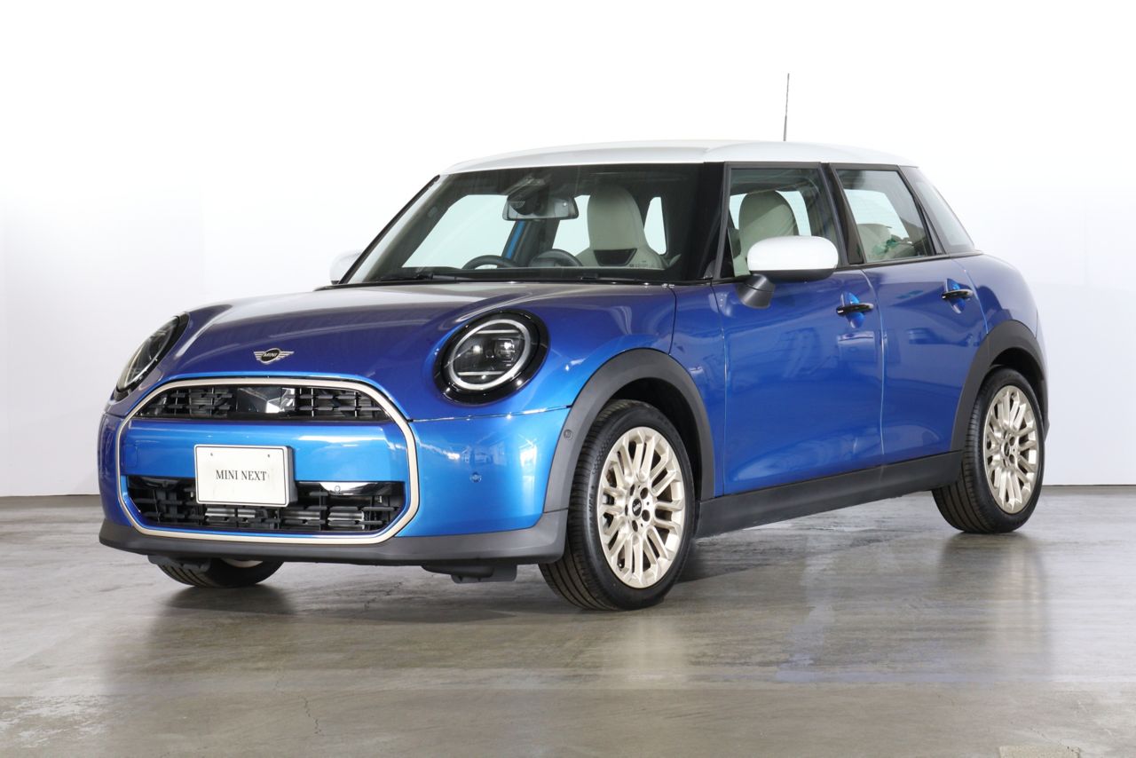 THE NEW MINI COOPER (5 DOOR) C