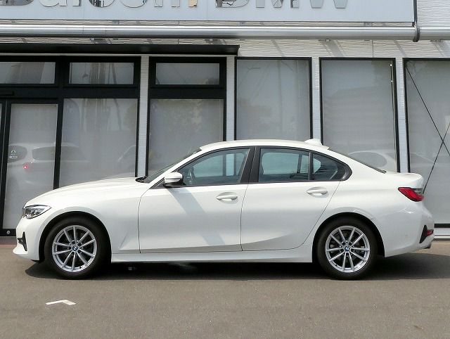 G20 320d xDrive RHD Saloon