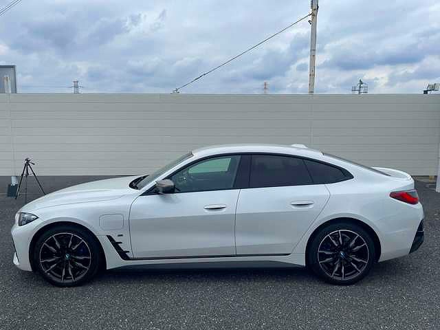 G26 i4 M50 RHD