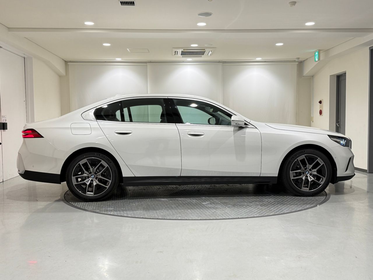 520i Sedan RHD