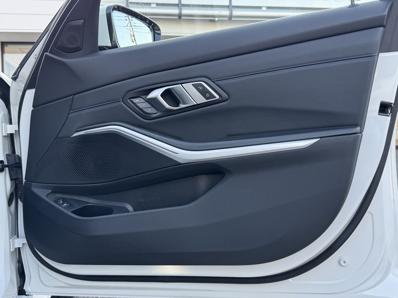 G20 320d xDrive RHD Saloon