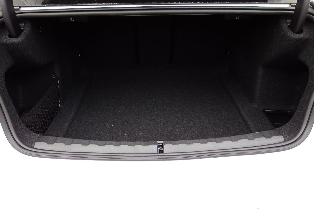 320d xDrive Berline RHD