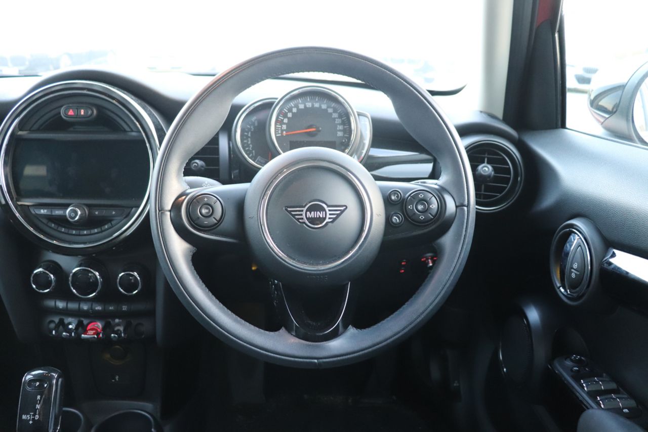 F55 MINI Cooper 5-Door Hatch LCI