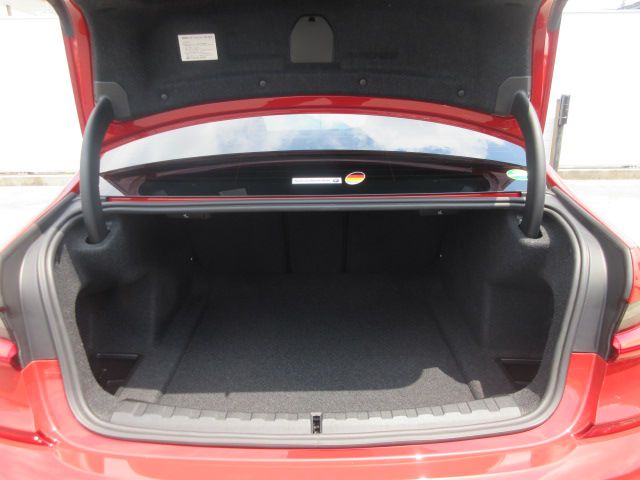 G20 320d xDrive RHD Saloon