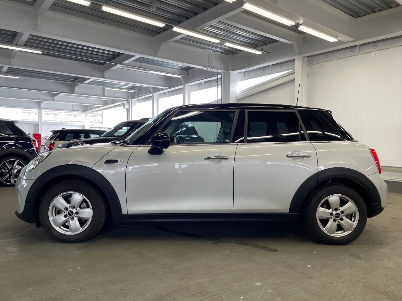 F55 COOPER D (AT)