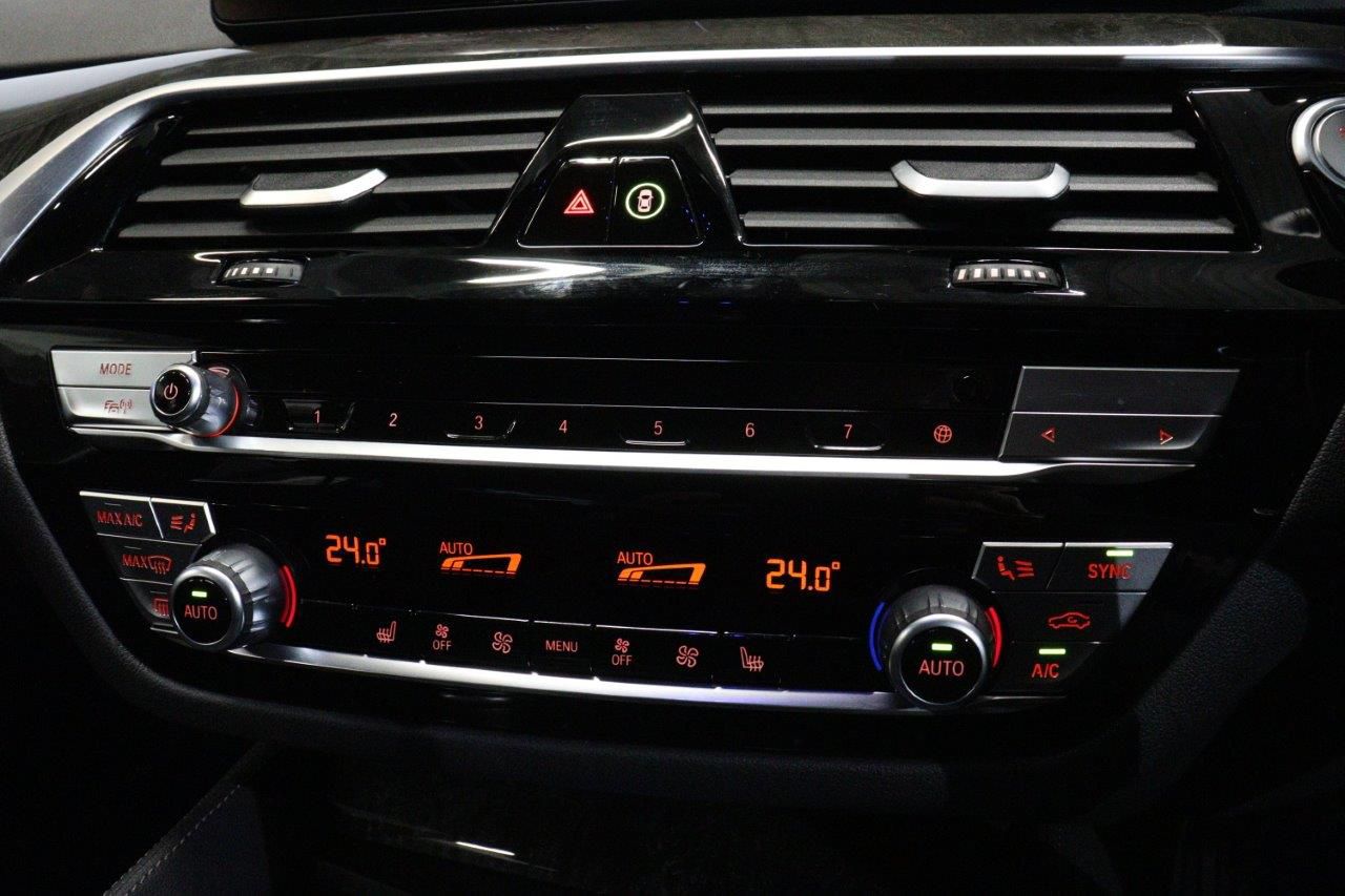 520d xDrive Sedan RHD