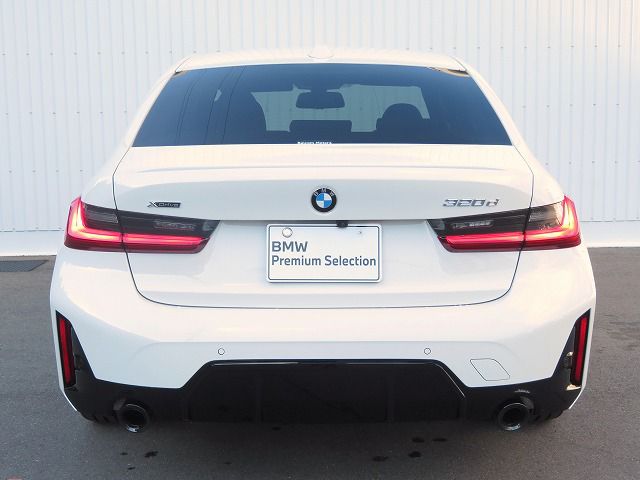 320d xDrive Berline RHD