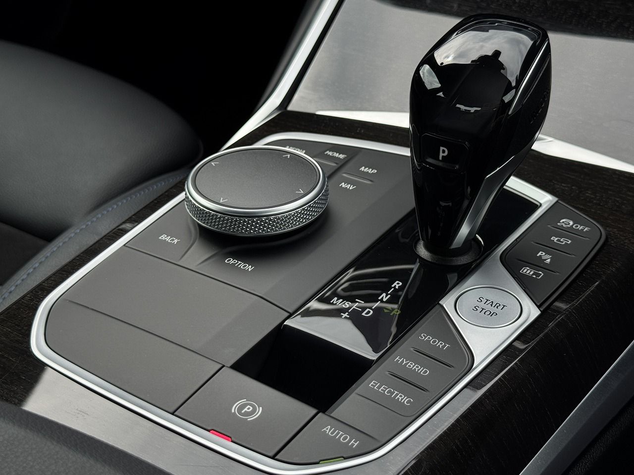 G20 330e Saloon RHD MX