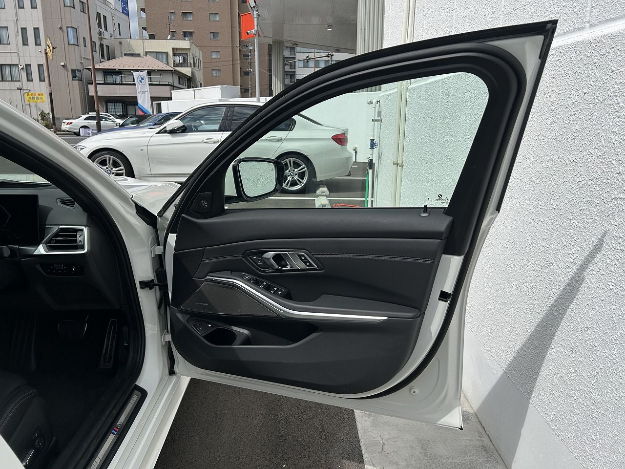 G20 330e Saloon LCI RHD MX