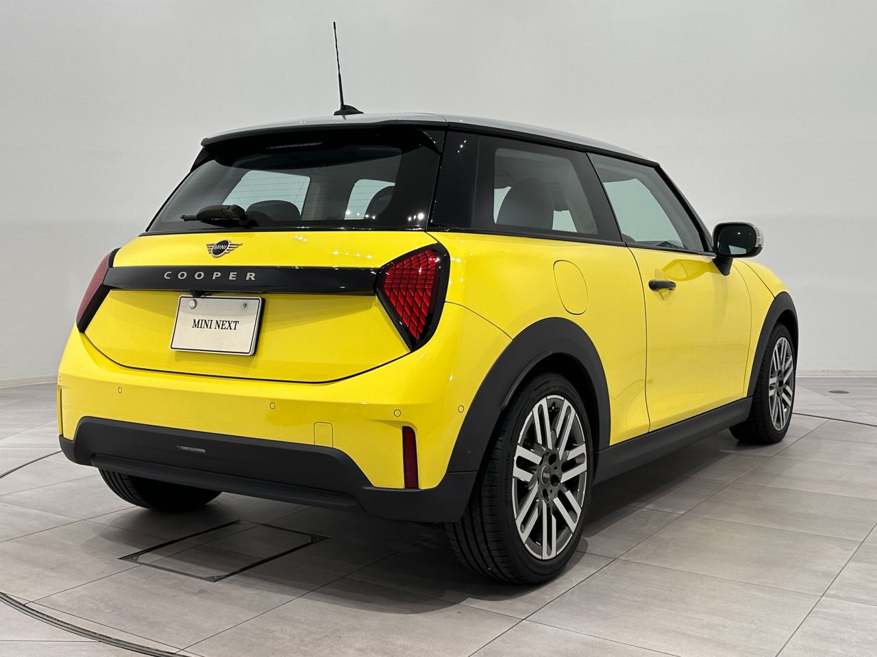 F66 MINI Cooper C 3Dr