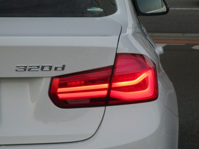 320D SEDAN RHD