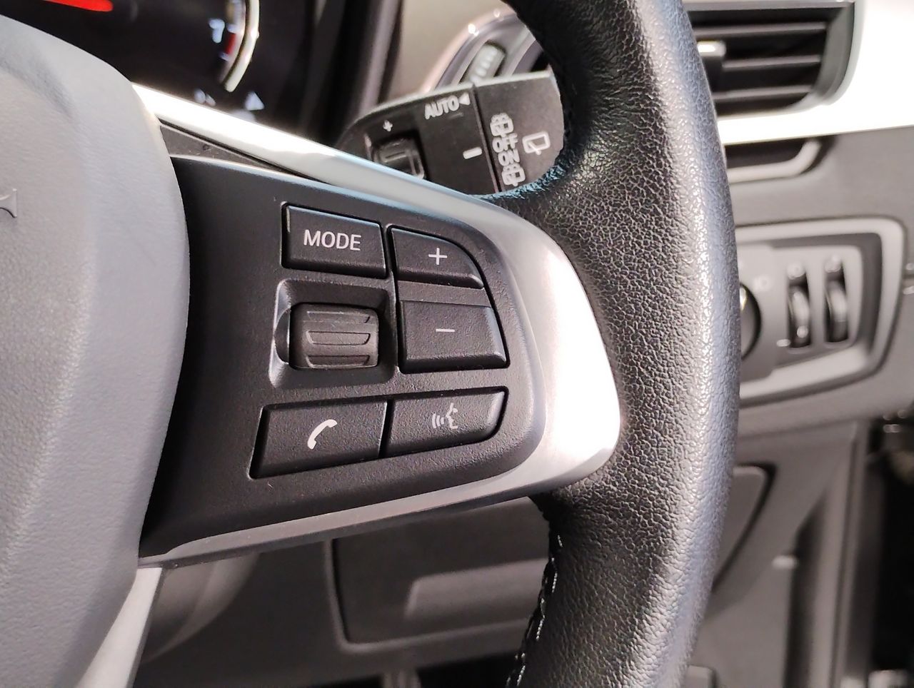 X1 sDrive18i RHD