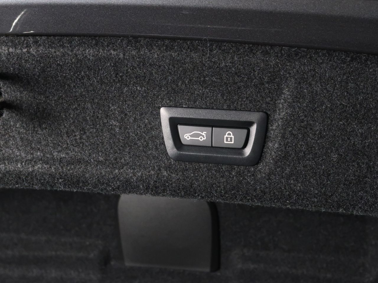 G20 330e Saloon RHD MX