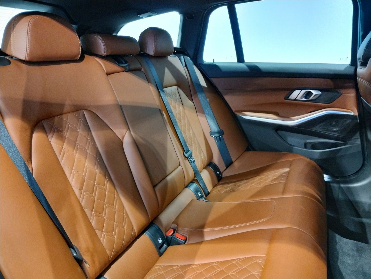 G21 330i Touring RHD