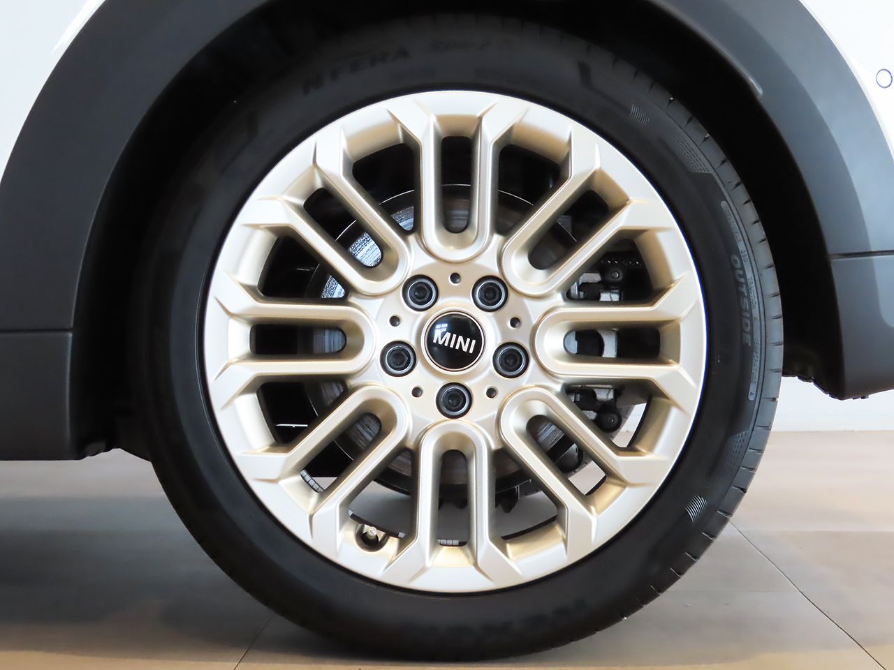 F66 MINI Cooper C 3Dr