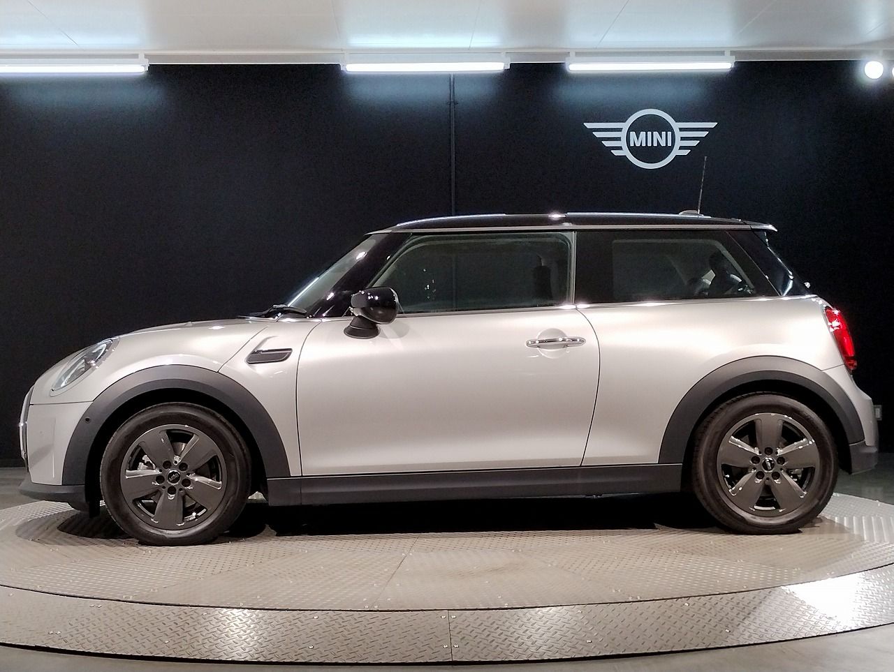 MINI Cooper F56 RHD