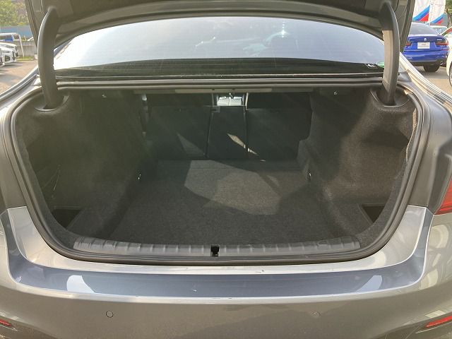 G20 320i Saloon RHD TU