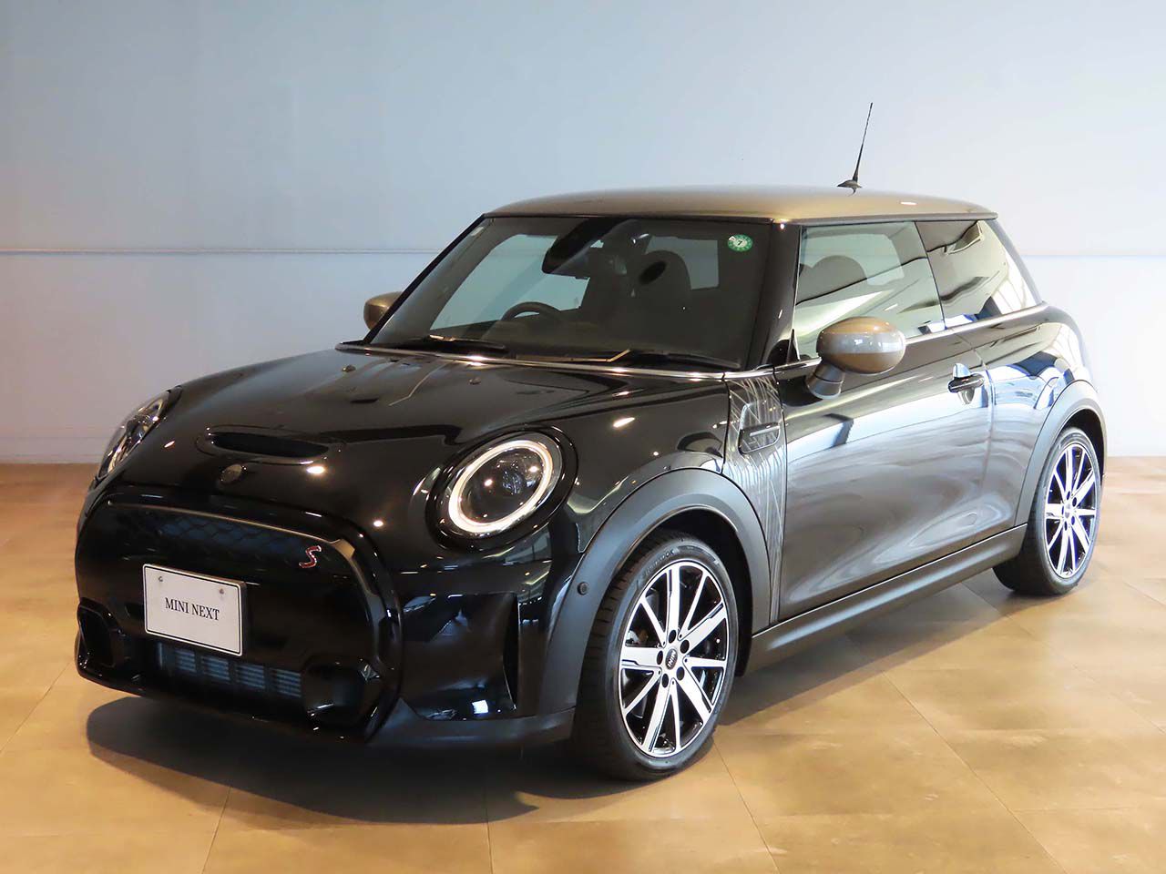 MINI COOPER S 3 DOOR SHADOW EDITION.