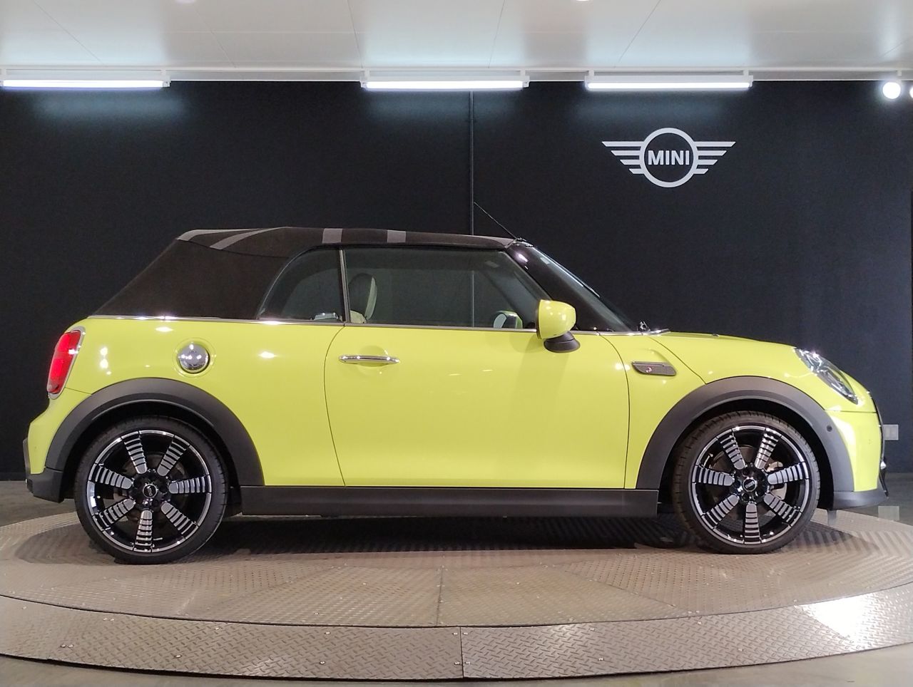 MINI Cooper S Convertible RHD