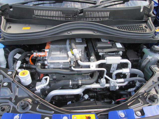 J01 MINI Cooper SE