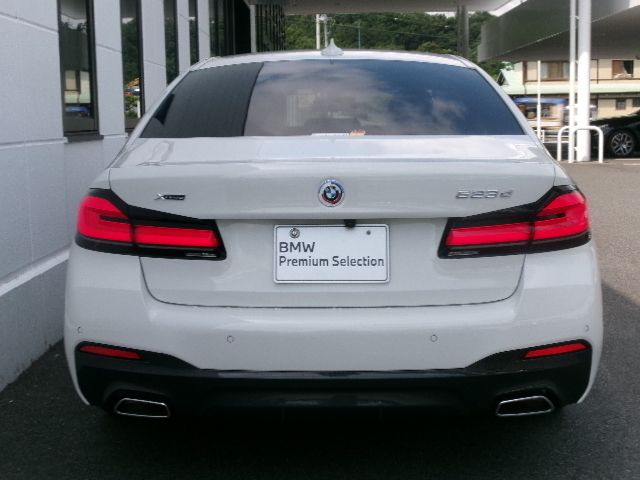 520d xDrive Sedan RHD