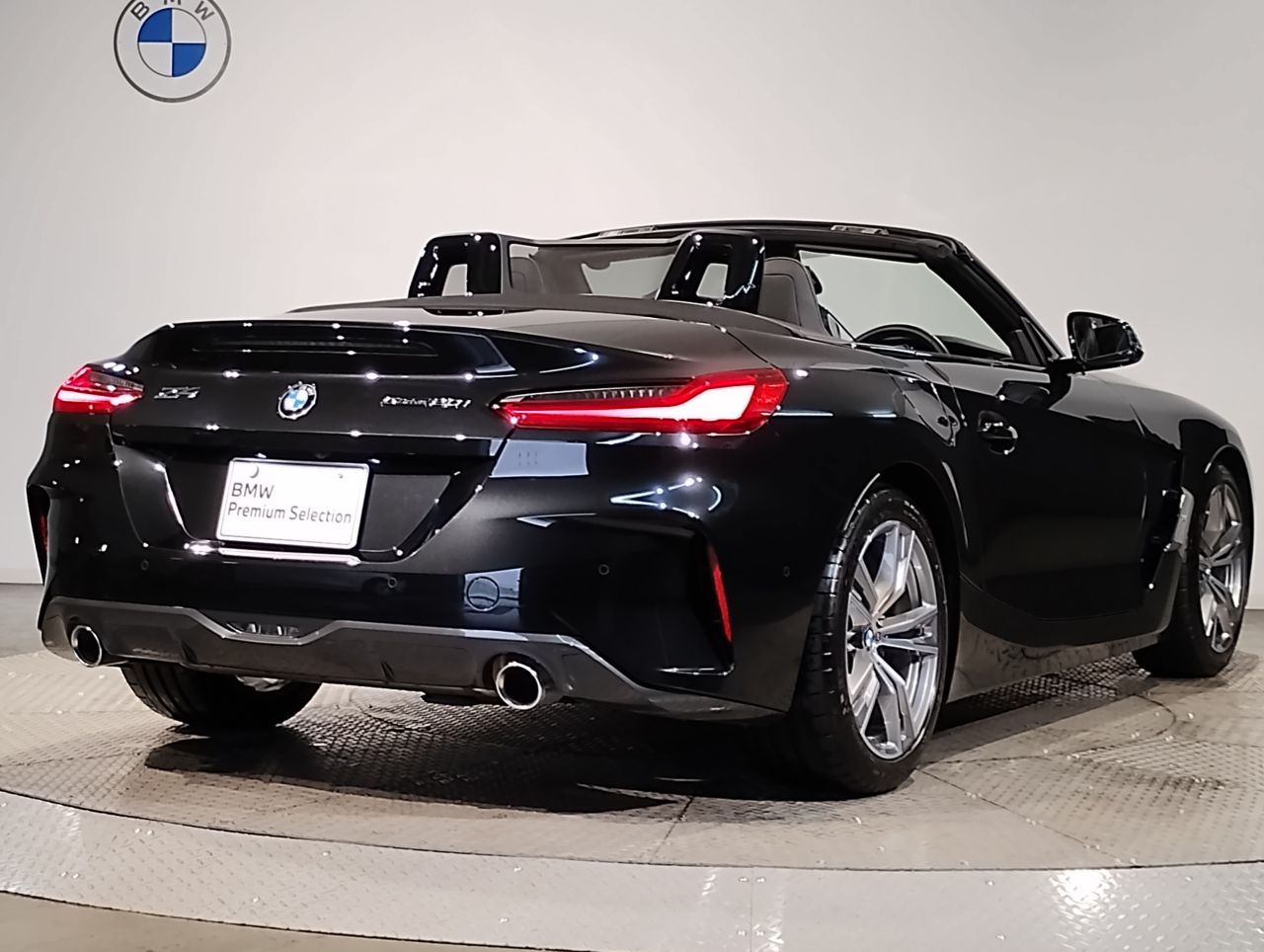 G29 z4 sDrive20i RHD