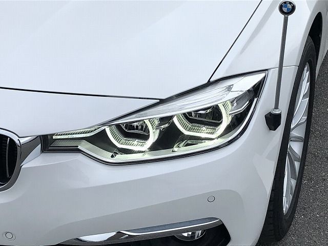 320D SEDAN RHD
