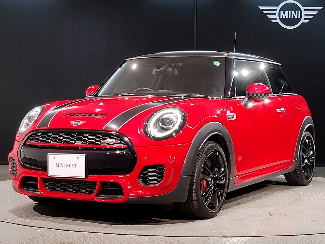 THE NEW MINI JOHN COOPER WORKS.