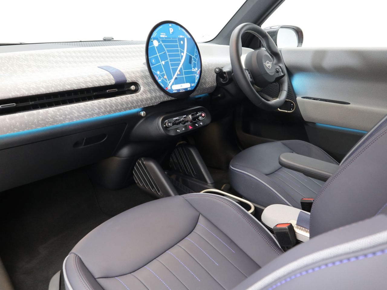 J01 MINI Cooper SE