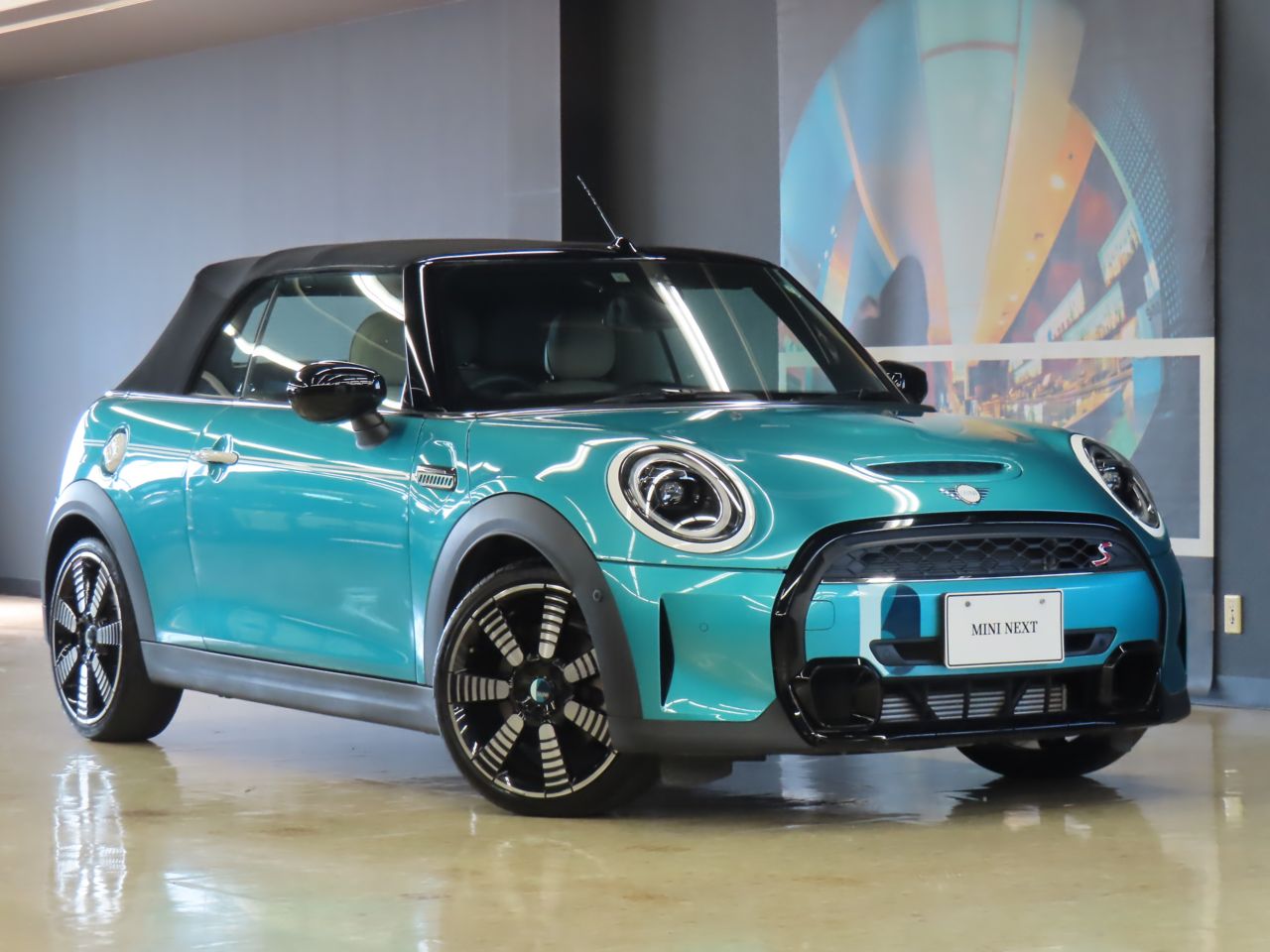 MINI COOPER S CONVERTIBLE. SEASIDE EDITION.