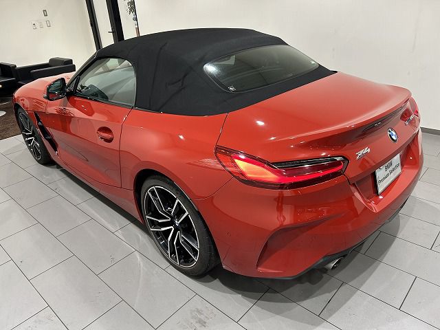 G29 z4 sDrive20i RHD