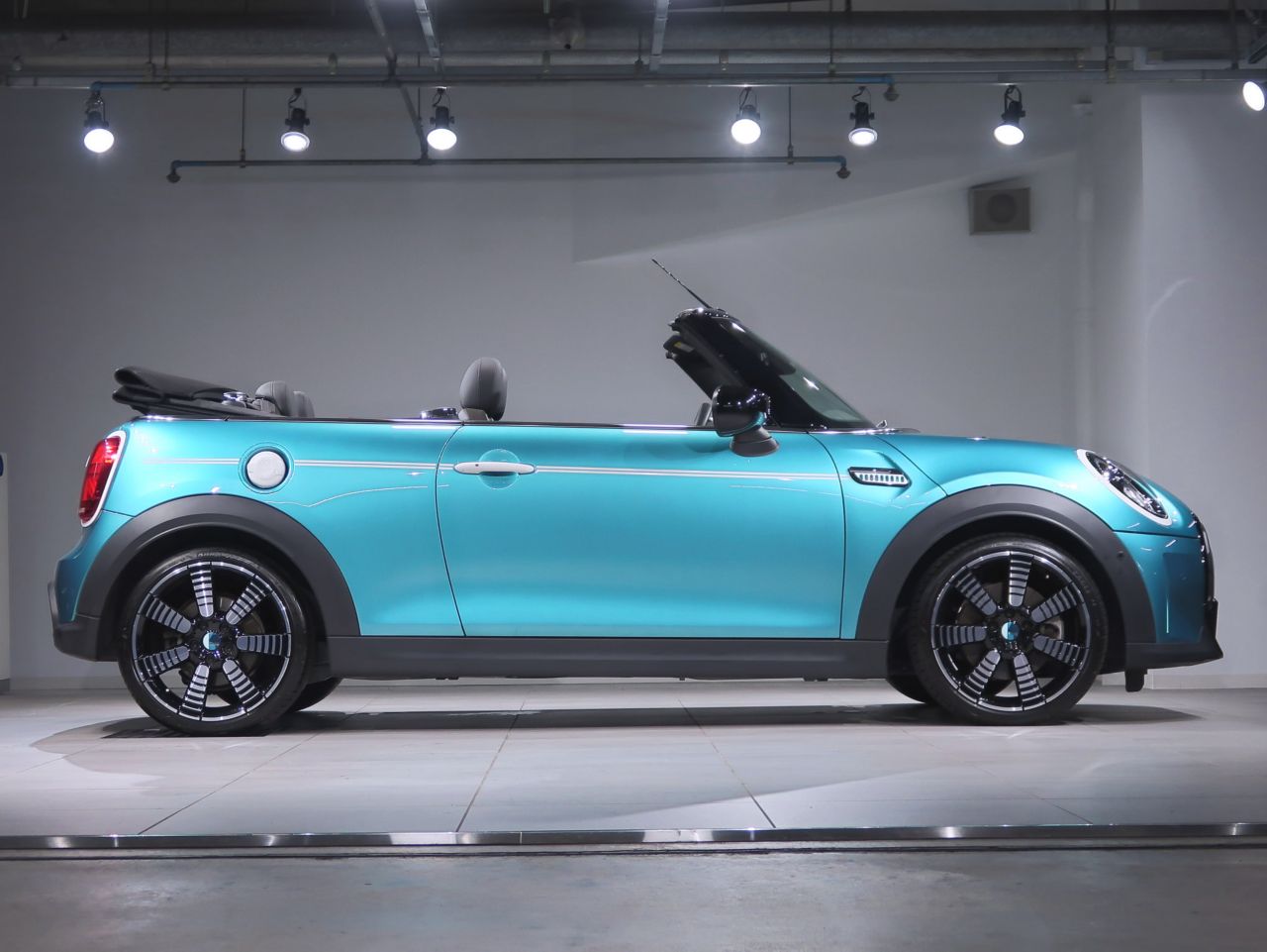 MINI Cooper S Convertible RHD