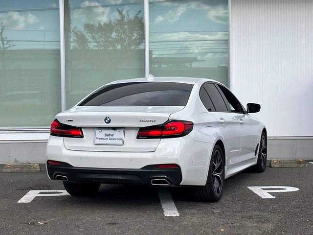 520d xDrive Sedan RHD