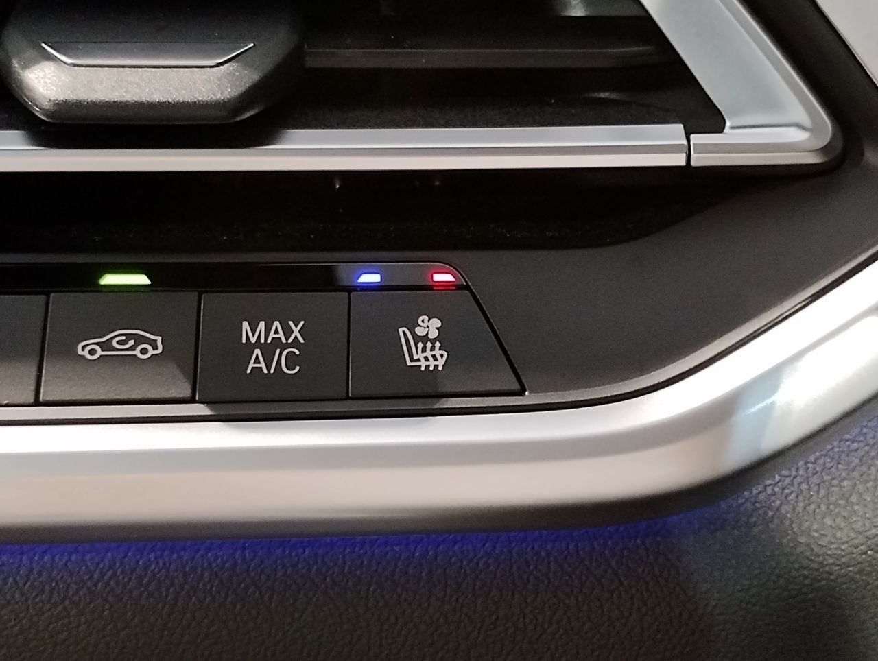 X* xDrive30d RHD