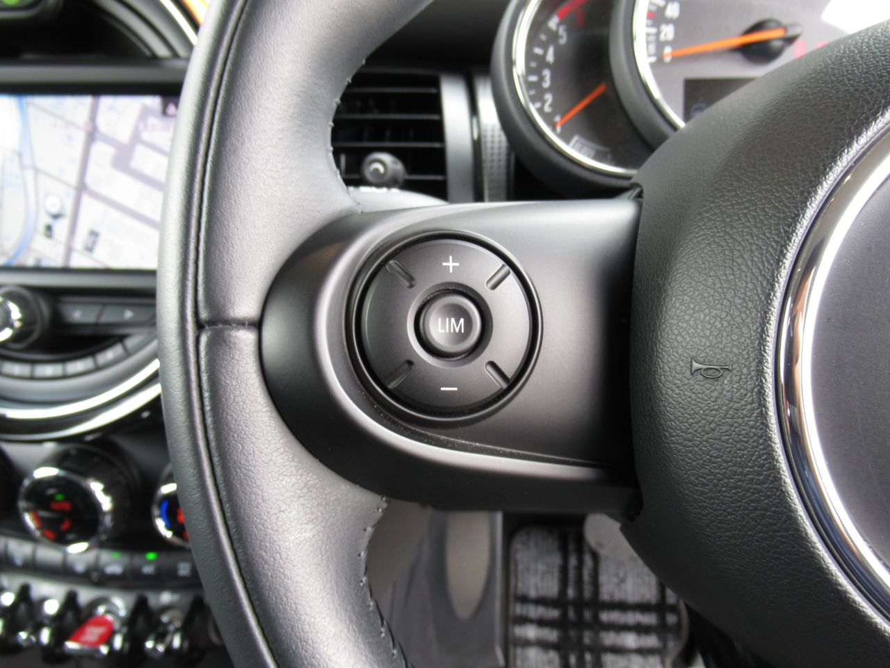 MINI F55 Cooper D 5dr Hatch LCI