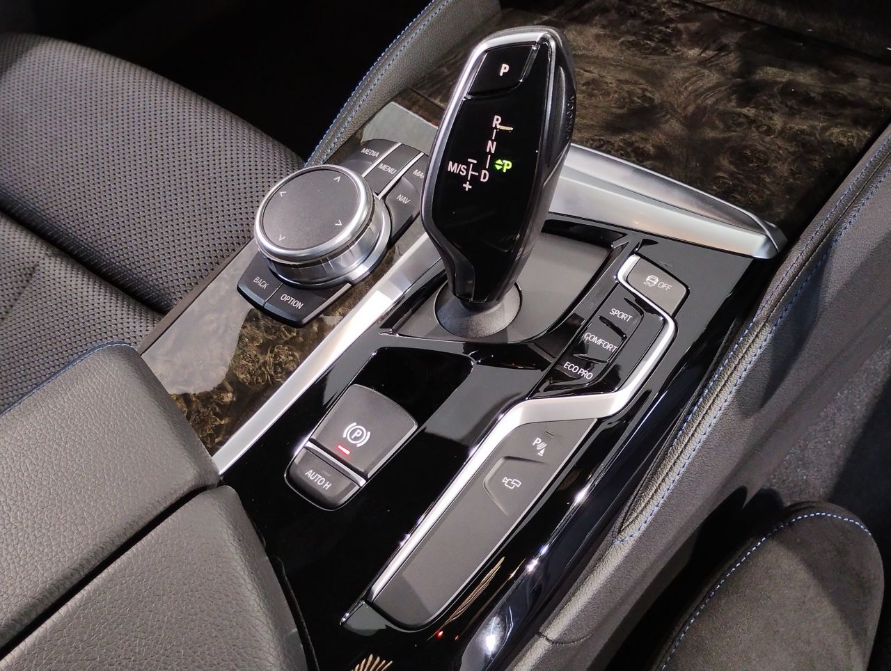 523I