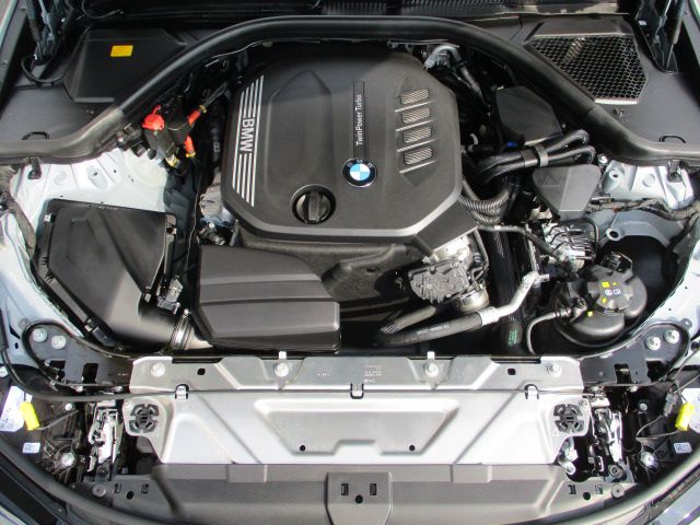320d xDrive Berline RHD