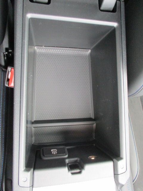 G26 420d xDrive Gran Coupe RHD