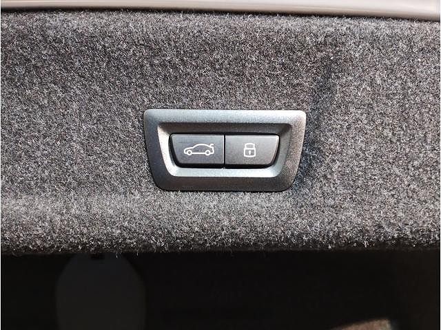 320d xDrive Berline RHD