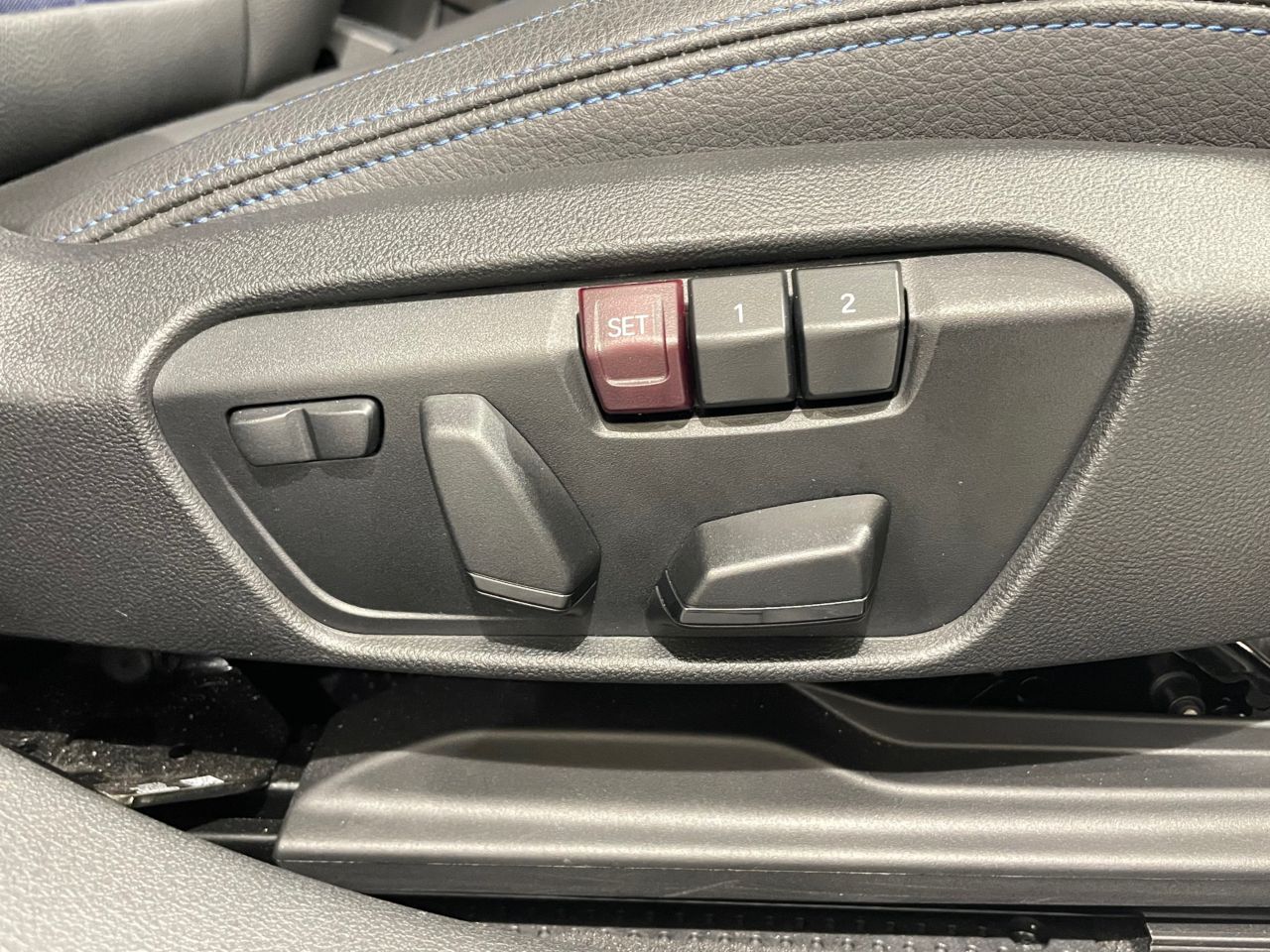 120 Sport Sports Hatch