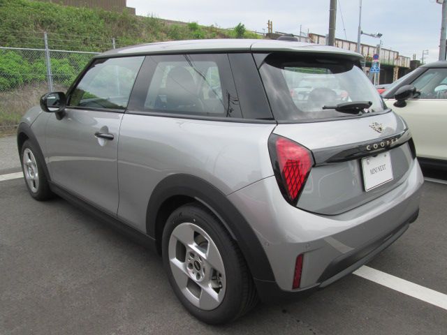 F66 MINI Cooper C 3Dr