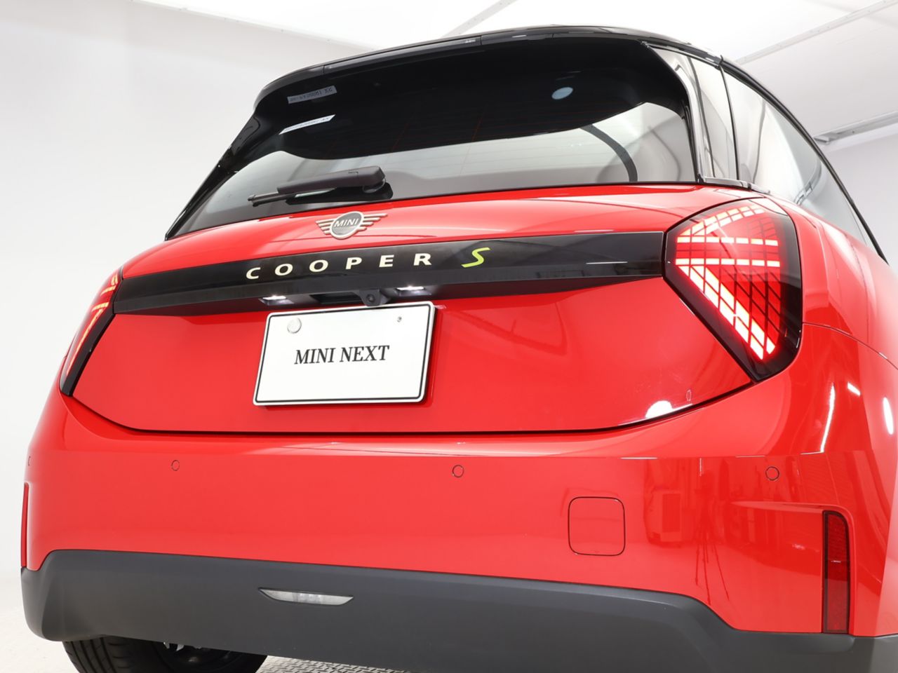 J01 MINI Cooper SE