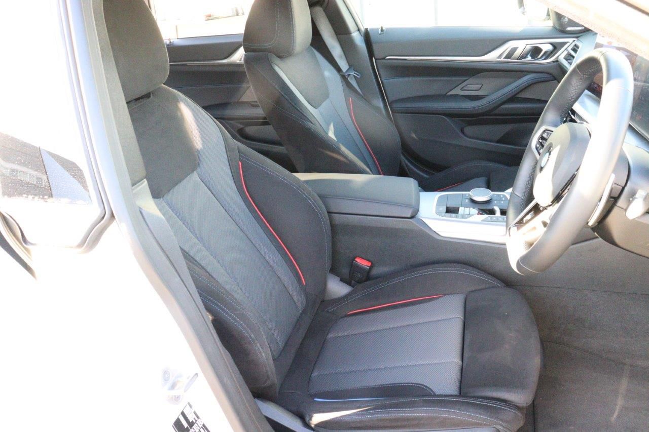 G** ***i G*** C**** ***