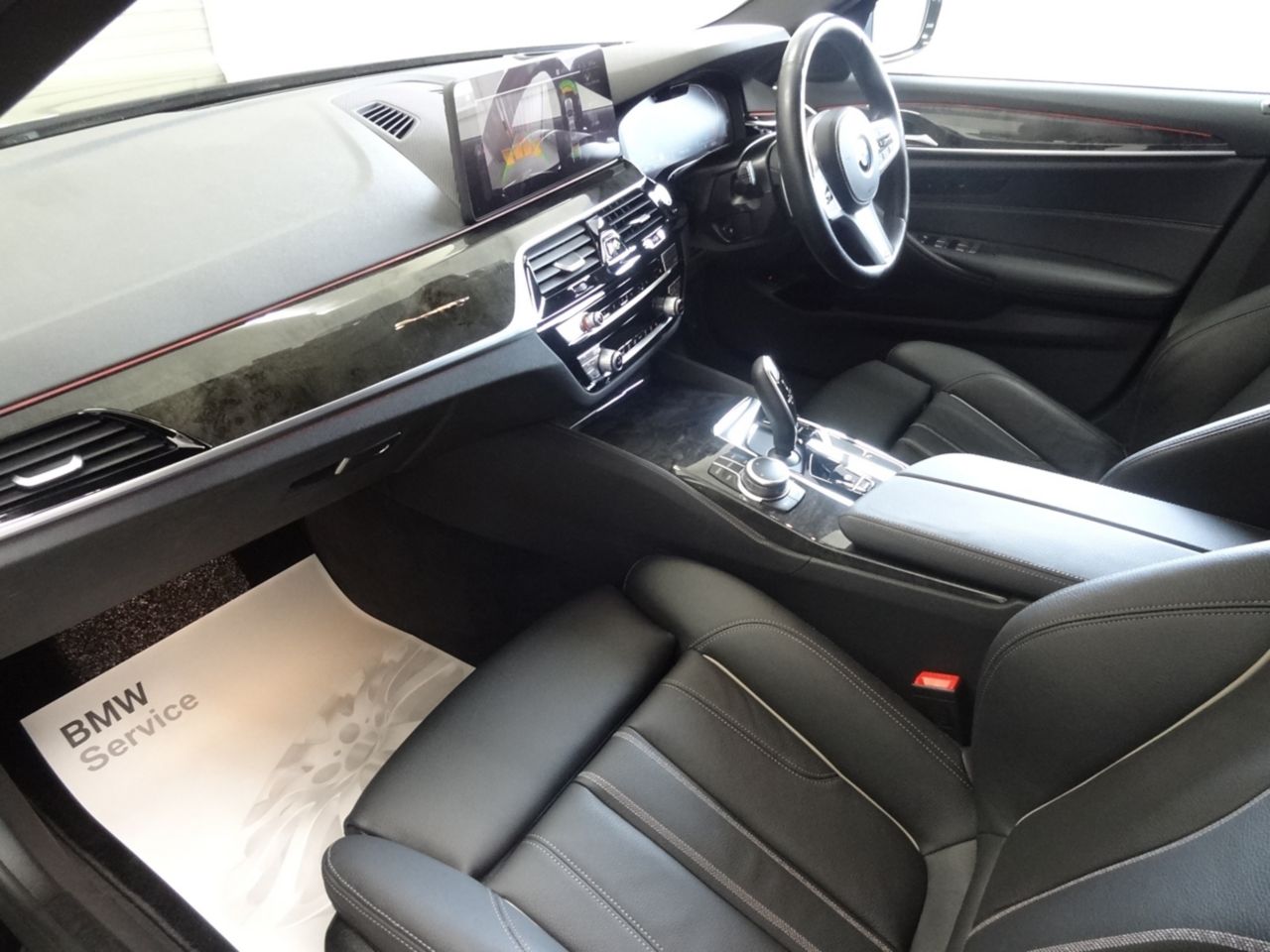 520d xDrive Sedan RHD